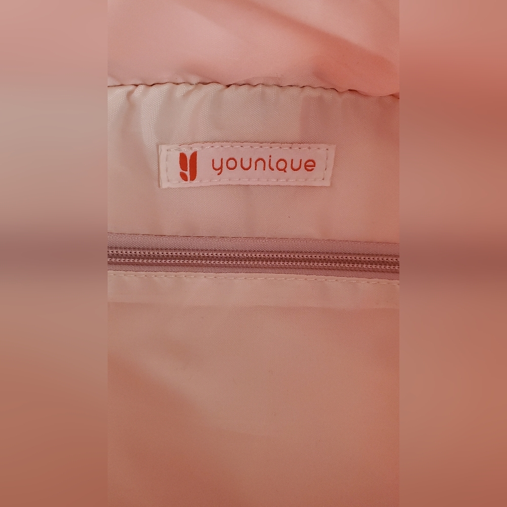 NEW Younique Backpack - Picture 4 of 6